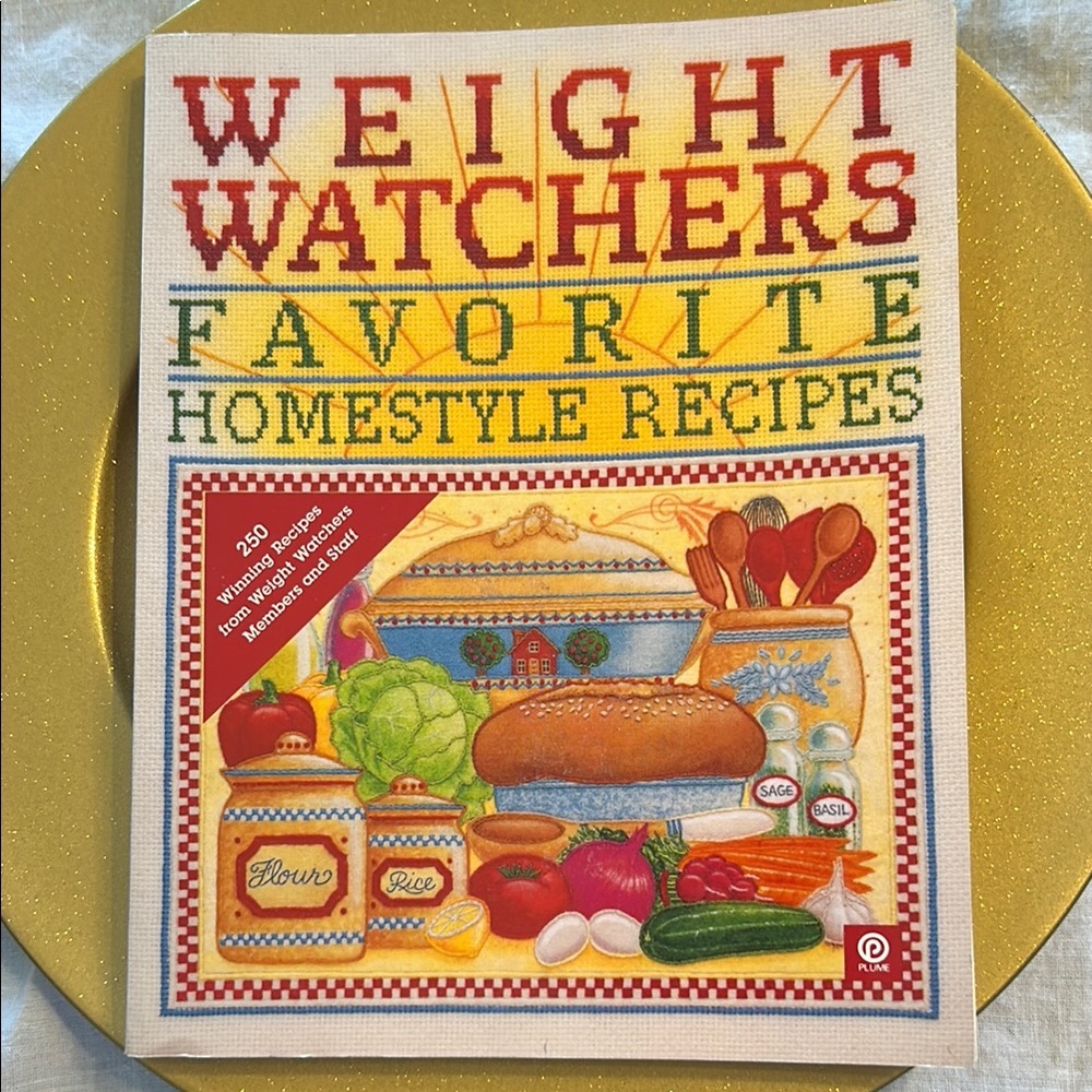 Weight Watchers Favorite Homestyle Recipes Cookbook in Great Condition!